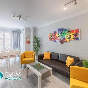 Apartamento Sky Sea Holidays Turquesa, Málaga